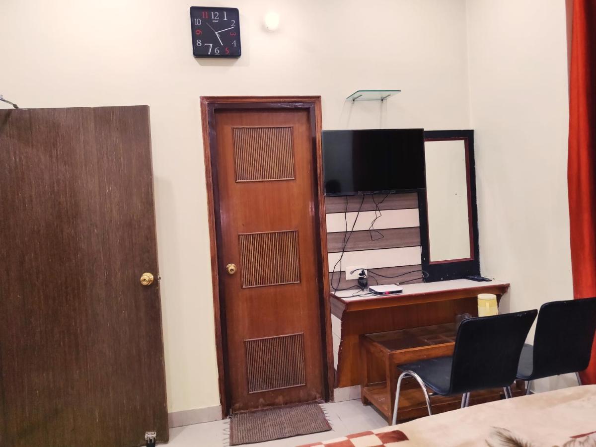Hotel Aman Palace Allāhābād Junction エクステリア 写真